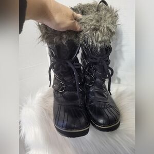 Sorel Black Quilted Winter Boots with Faux Fur, Size 9